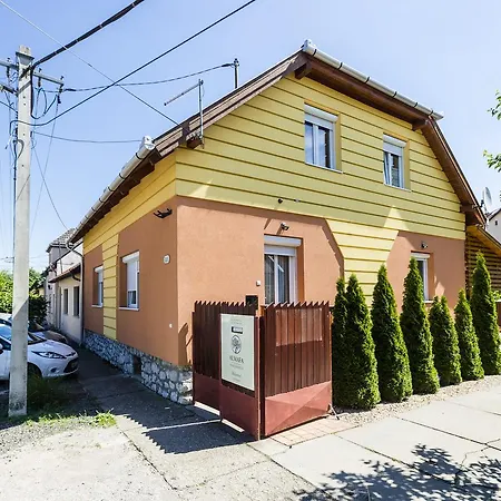 شقة Almafa Apartmanhaz إغير