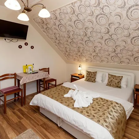 Almafa Apartmanhaz * إغير