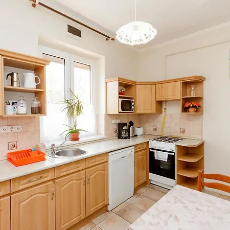 Almafa Apartmanhaz * إغير