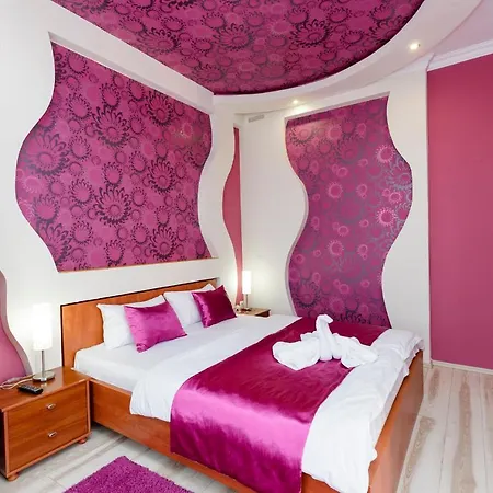 Almafa Apartmanhaz شقة *