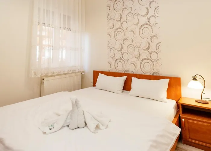 Almafa Apartmanhaz 에게르