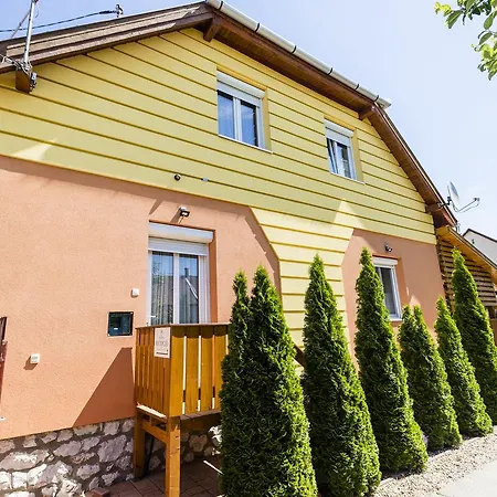 Almafa Apartmanhaz Appartement Eger