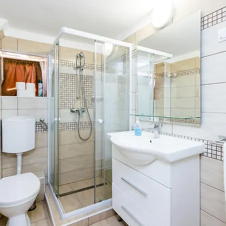 Almafa Apartmanhaz *