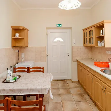 Almafa Apartmanhaz דירה