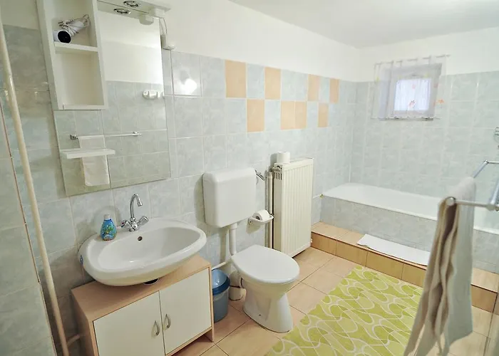 Almafa Apartmanhaz Эгер